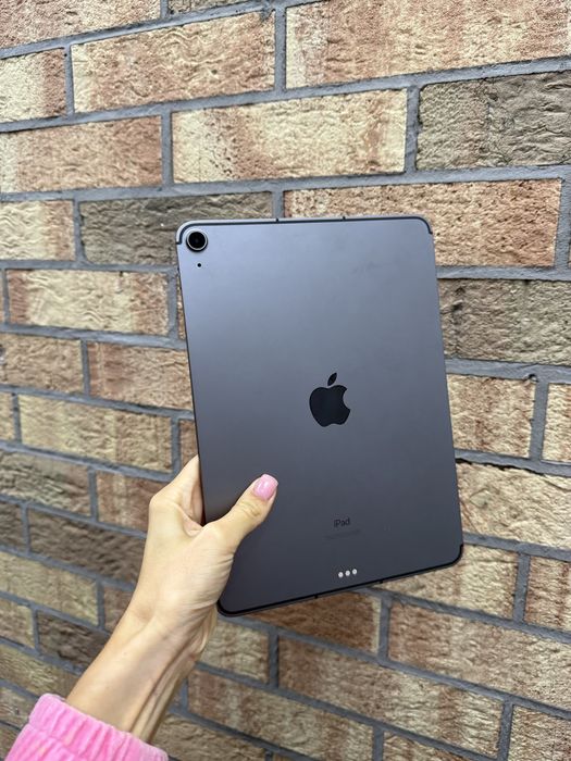 Used ipad air 2020 wifi 64Gb. (Space)