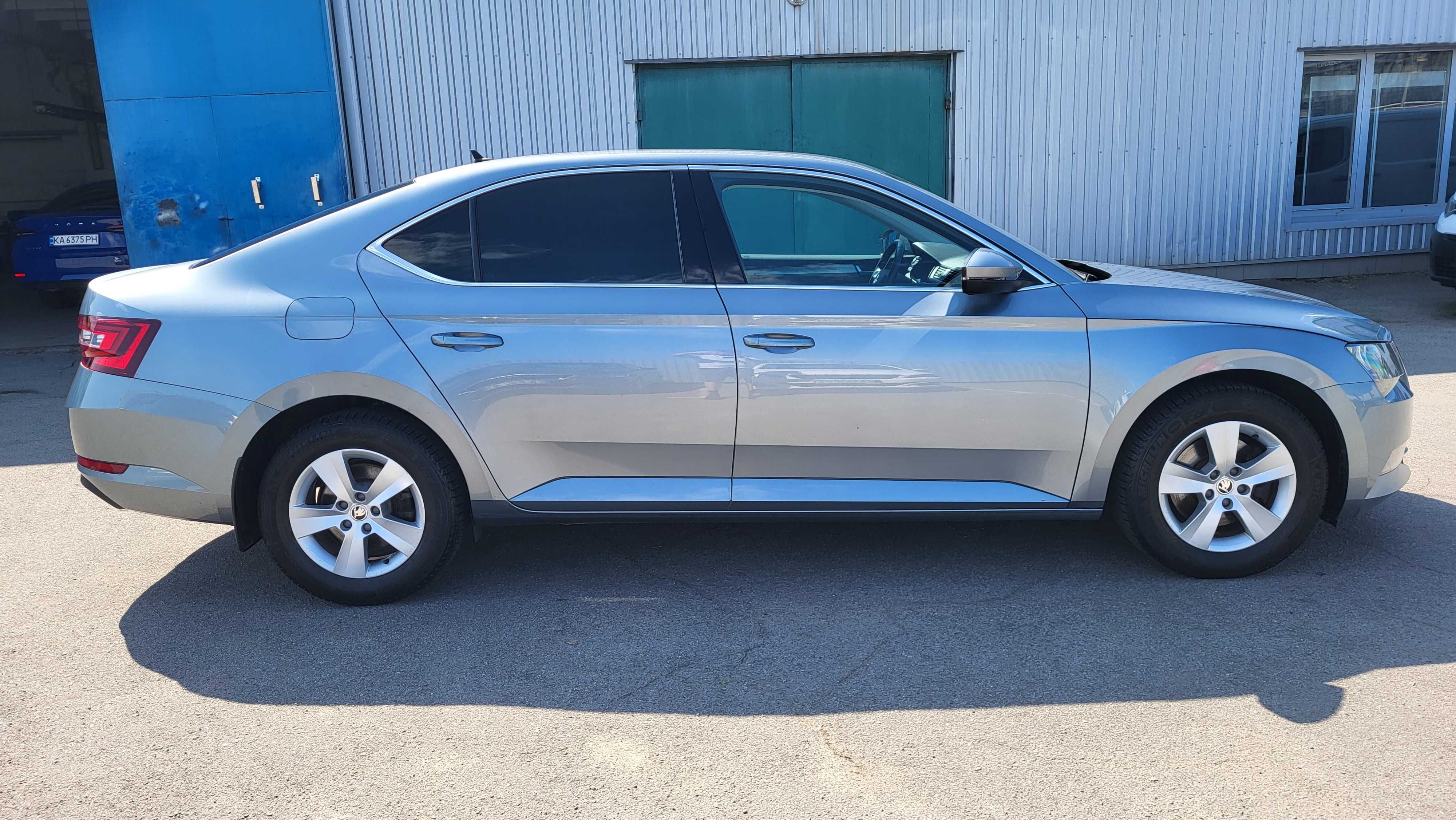 Авто Skoda Superb 2019 1.8tsi