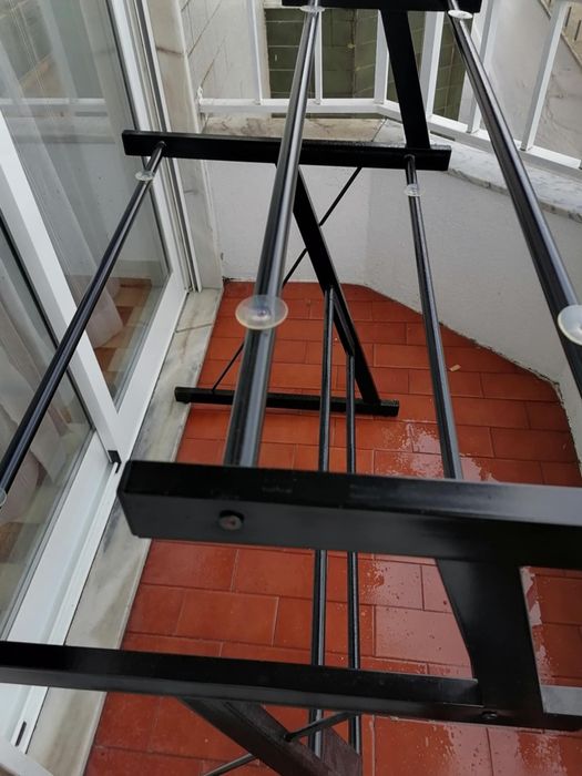 Mesa de vidro ou escrevaninha