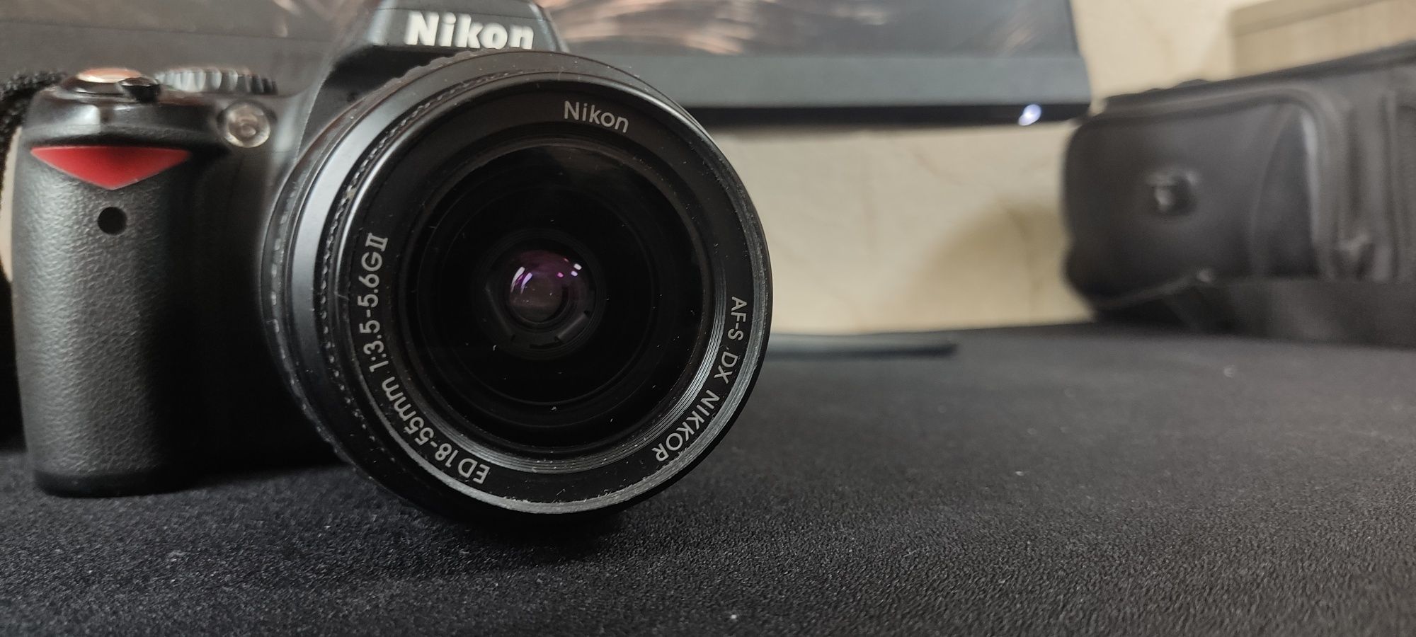 Фотоаппарат Nikon D40 в хорошем состоянии