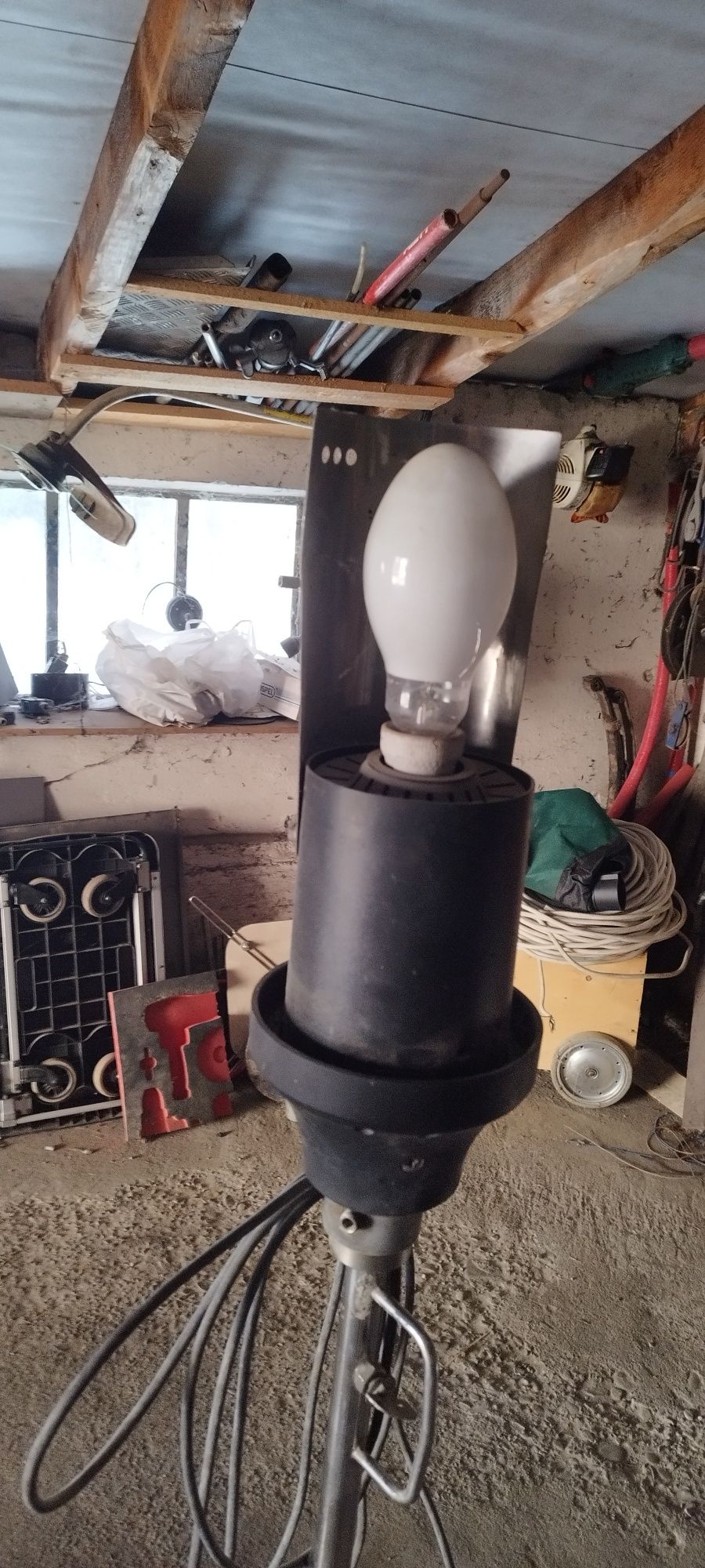 Lampa dużej mocy np. na budowę