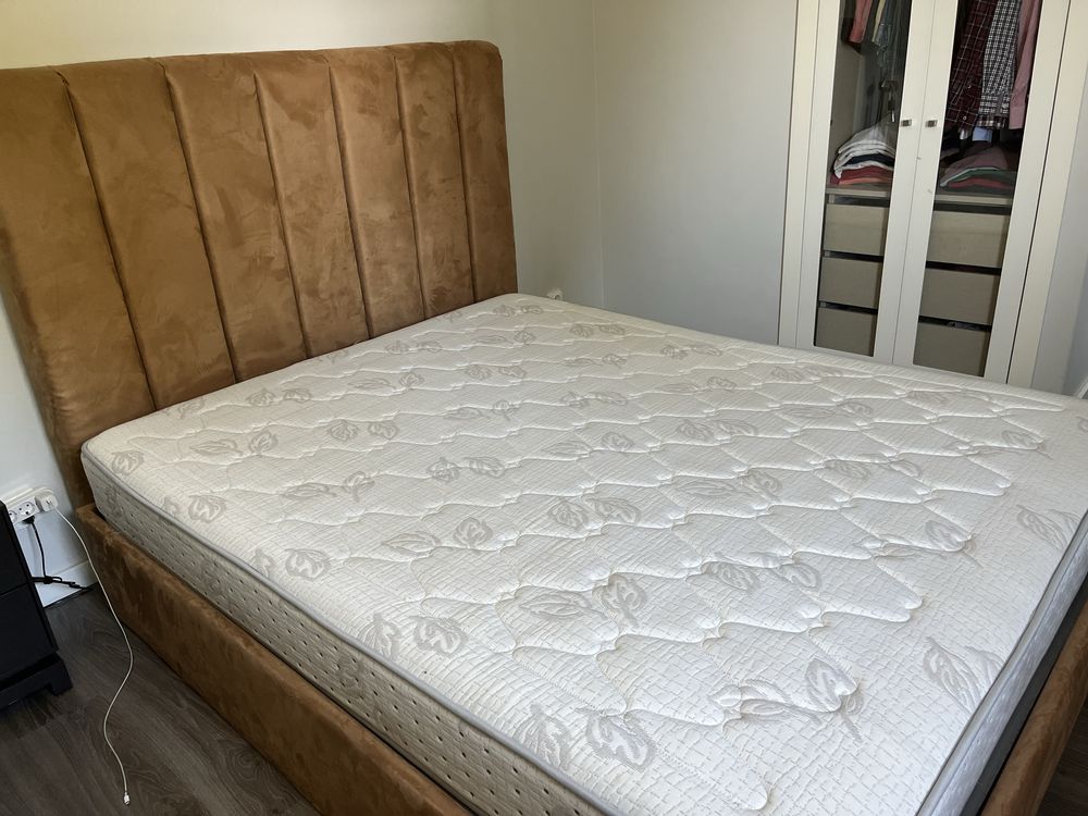 Cama casal veludo camel