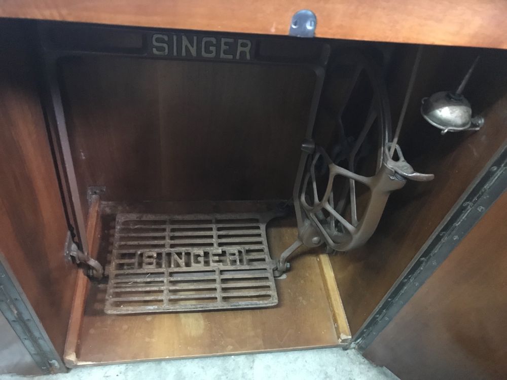 Maquina costura singer com móvel