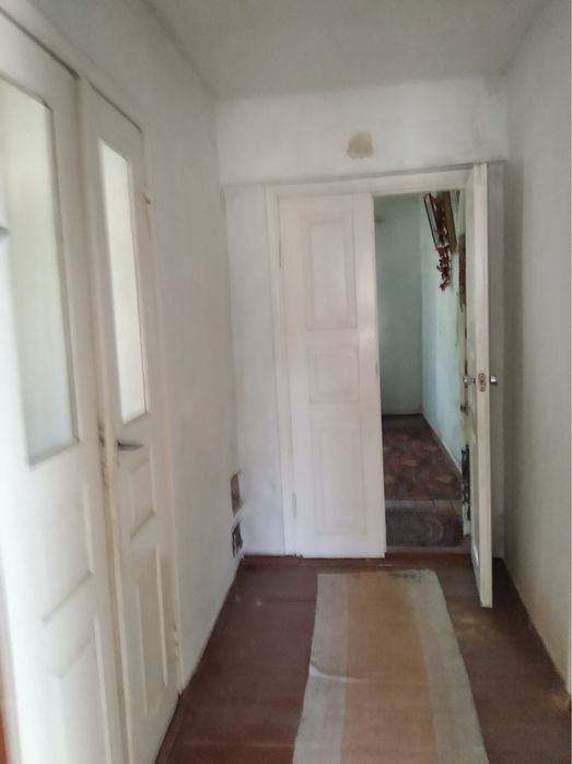 Будинок з садком та ділянкою