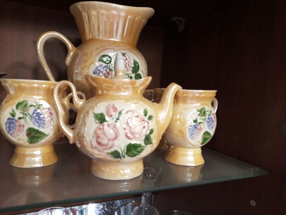 Продам сервизы на 6 персон