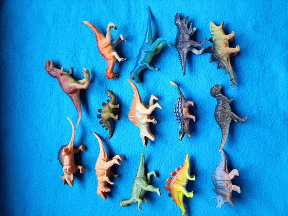 Lote de 14 dinossauros