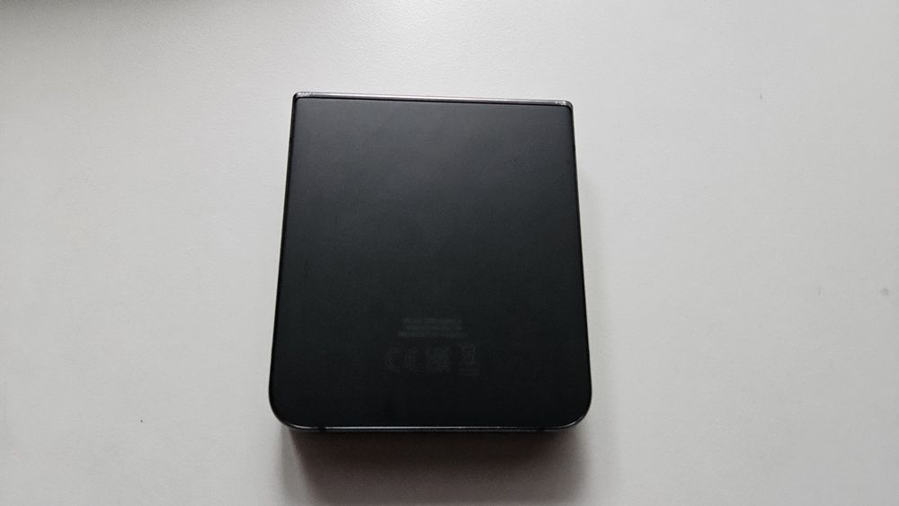 Samsung Galaxy Z Flip 4 uszkodzony