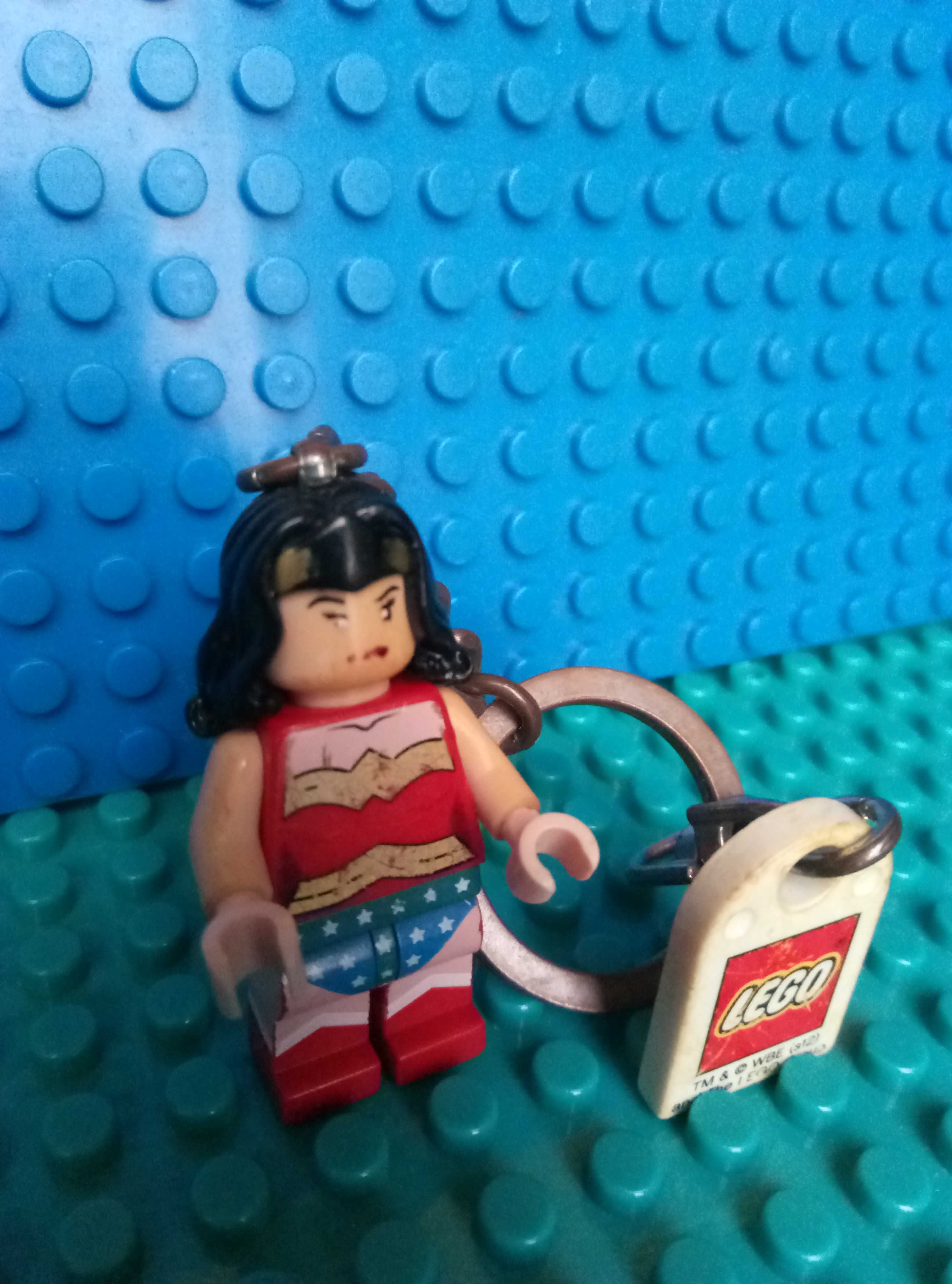 Lego Super Heroes Чудо-Женщина брелок