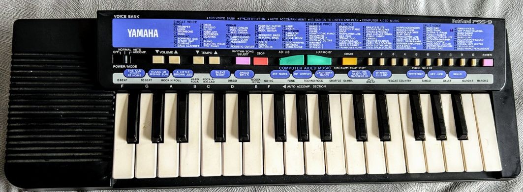 YAMAHA PSS-9 keyboard dla dzieci, stan idealny.