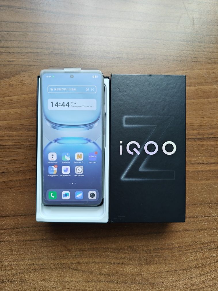 iQOO Z10 Turbo Pro 12 ГБ/256 ГБ, Snap 8s Gen 4, 7000 мАг, NFC