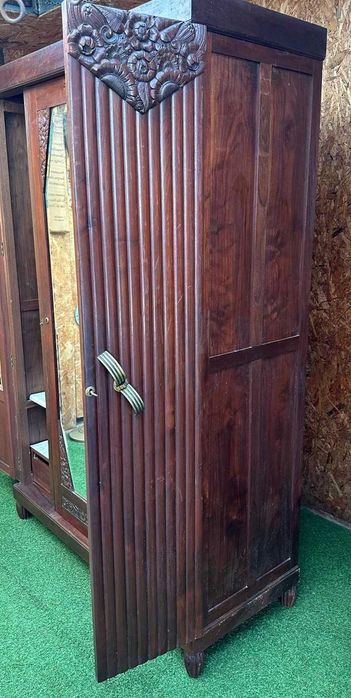Roupeiro 3 portas centenario, armário impecável