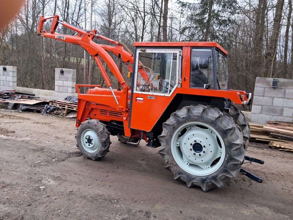 Ciągnik kubota  L1-435