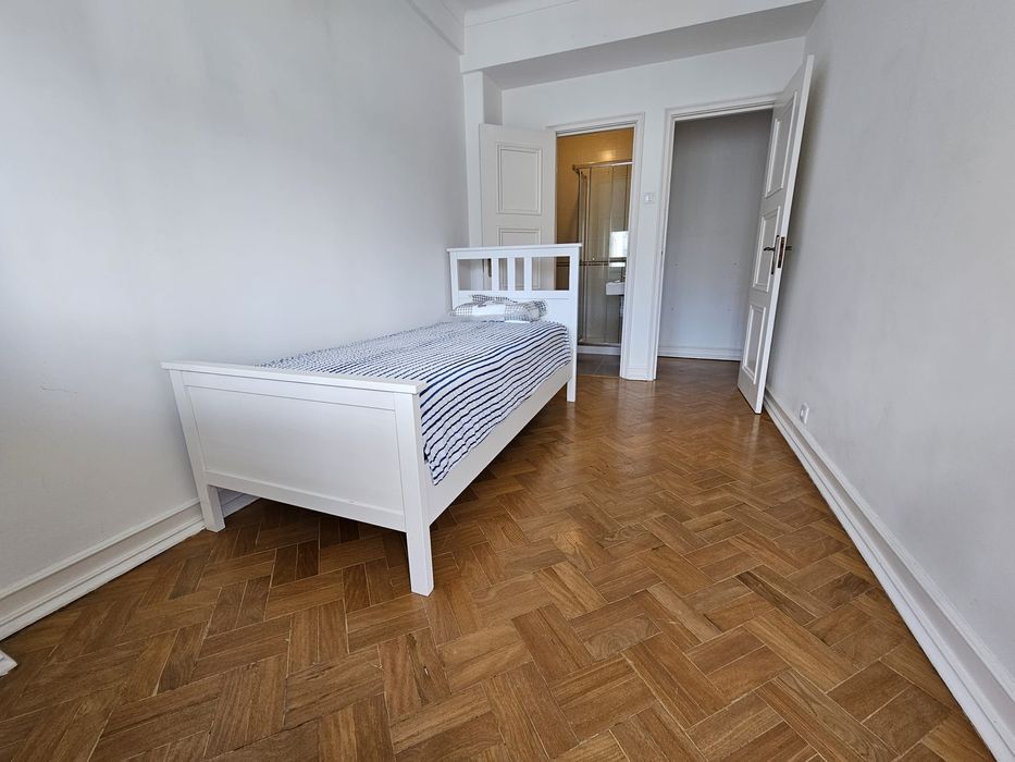 2 Camas solteiro com estrados e colchões