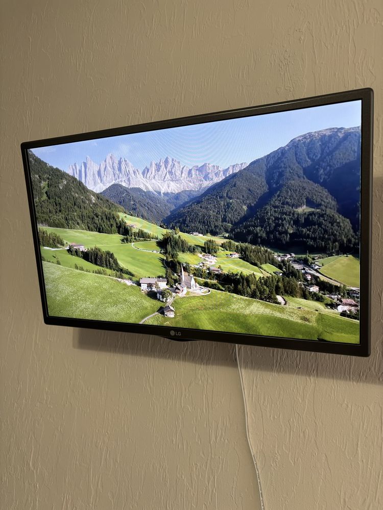 Телевізор LG 28LH491U