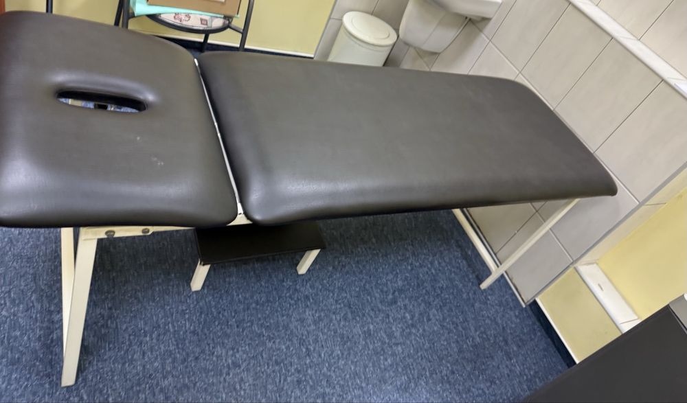 Łóżko stół do masażu z podnóżkiem