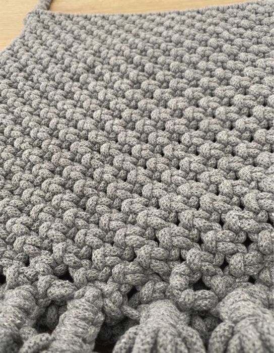 Szara torba z wloczki hand made listonoszka z chwostem