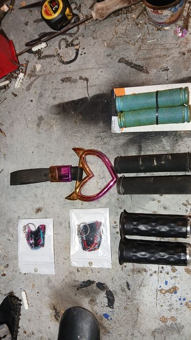 Продам аксесуари на велосипед,мотоцикл,машина та багато інш.