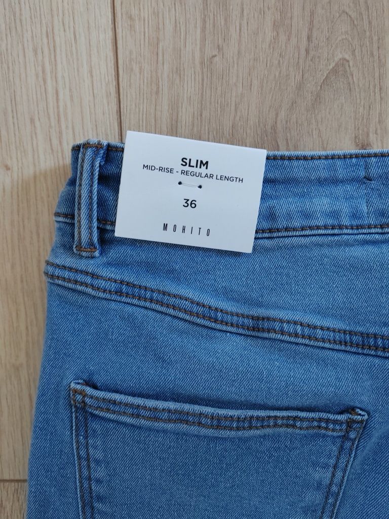 Jasne jeansy Mohito
