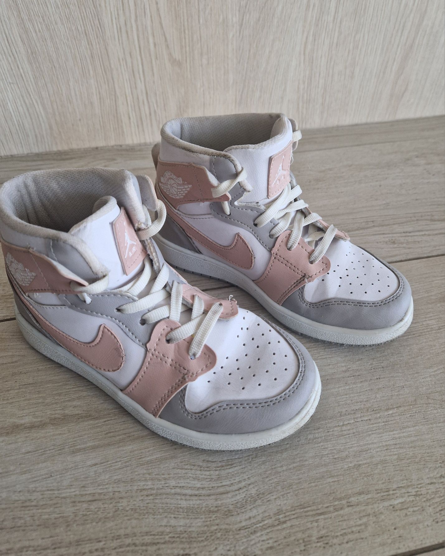 Dziewczęce Buty Nike Jordan rozm. 32