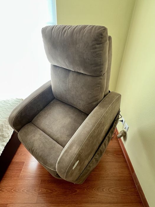 Cadeirão Elevatório e de Massagens