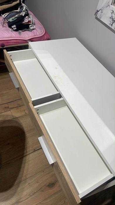 Toaletka z lustrem plus krzesło obrotowe
