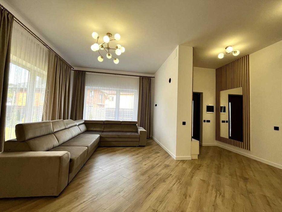 Продаж котеджу з новим сучасним ремонтом в Брюховичах.