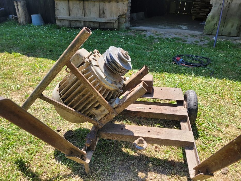 Silnik trójfazowy 5,5 kW na wózku