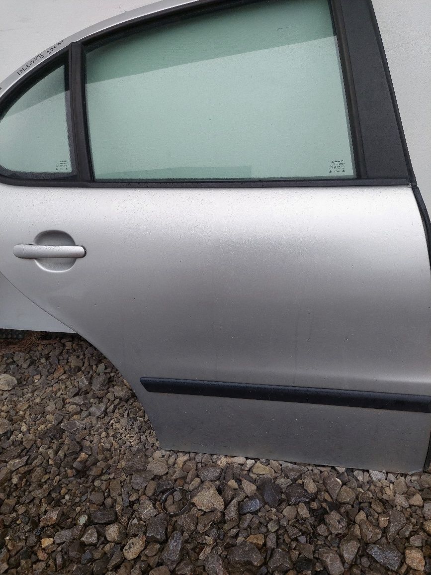 Drzwi tylne seat Toledo II 2003r srebrne LS7N L57N