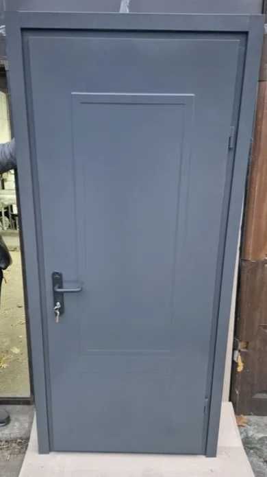 Металеві вхідні двері одно- та дволистові