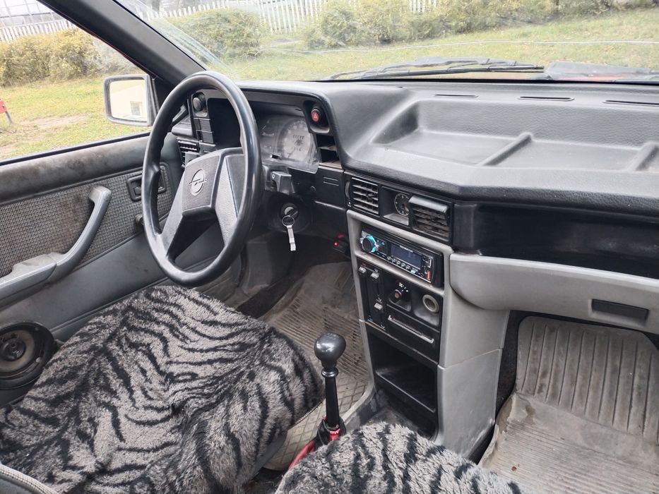 Опель кадет 1.3 газ бензин