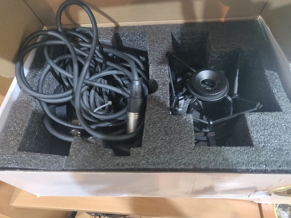 Продаю студійний мікрофон тм1 та до нього аудіо карту komplete audio 1