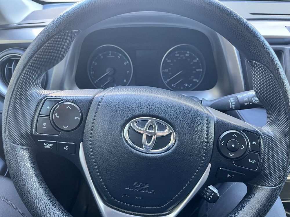 Продам авто Toyota RAV 4 2017 року