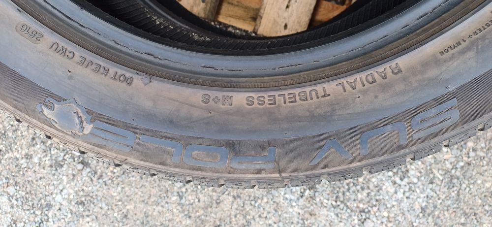 235/55R19 105V , dwie używane opony zimowe.