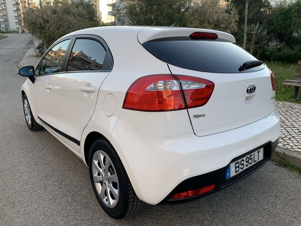 2012 Kia Rio 1.2 • 85 cv • MOTOR DE CORRENTE • 136 mil km • Câmera Ré