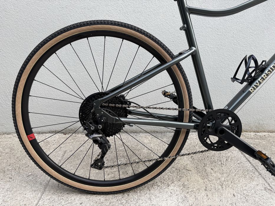 Bicicleta trekking riverside 920