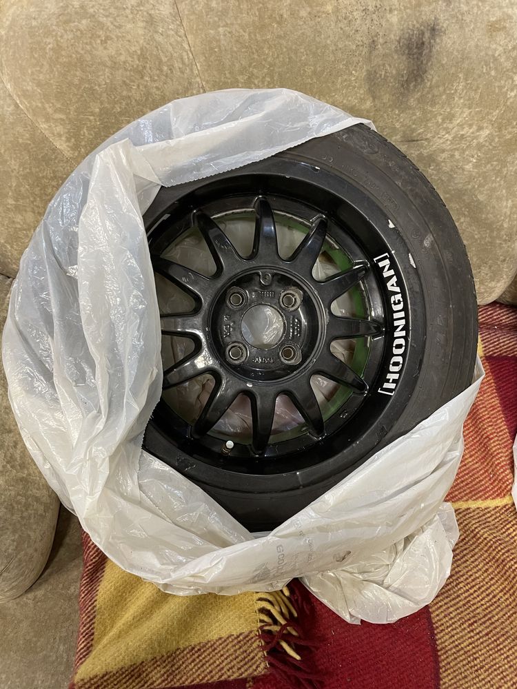 Продам Диски с летней резиной(185/60R15 84H)