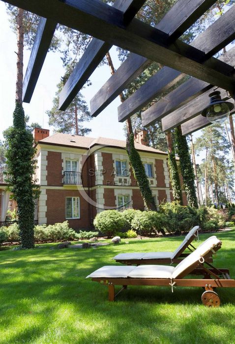 Оренда будинку 400м2 в англійському стилі з укриттям с.Романків