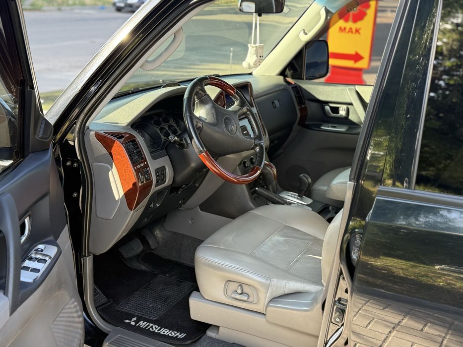 Mitsubishi Pajero Wagon 2006, бензин + газ, 3.0, автомат