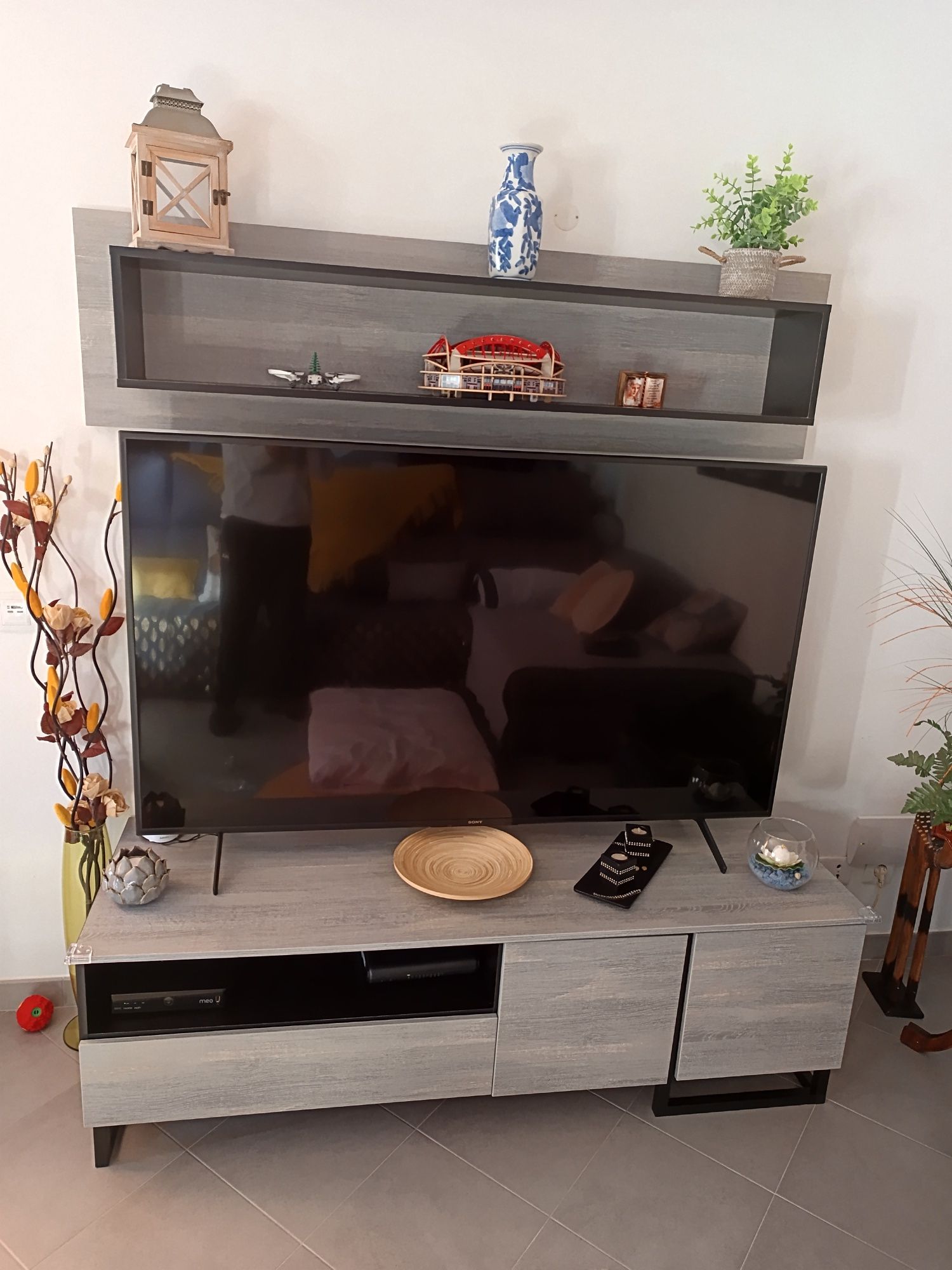 Vendo movel de televisão como novo