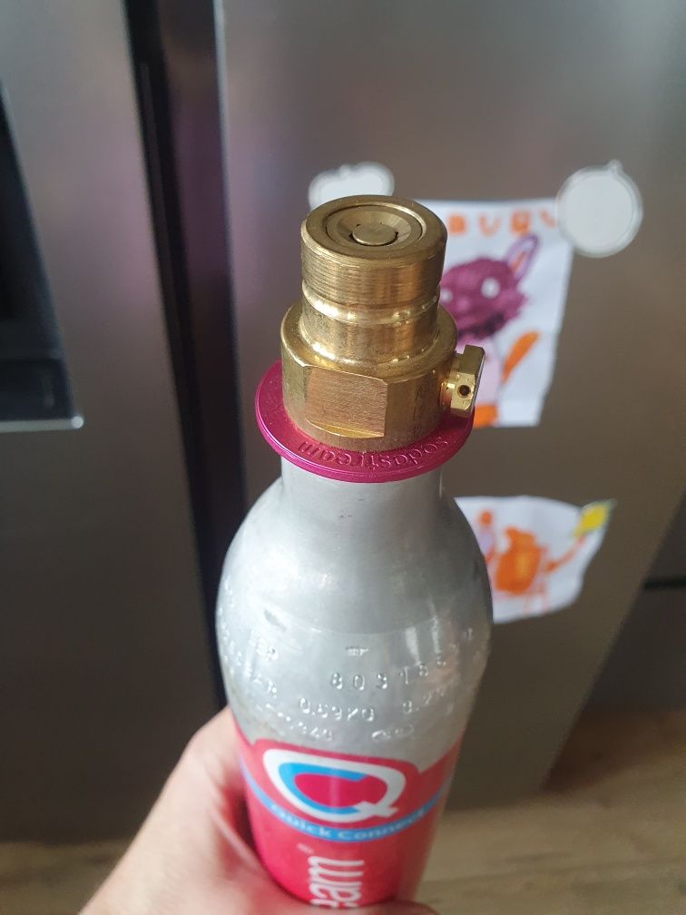 Różowy cylinder Sodastream 60l