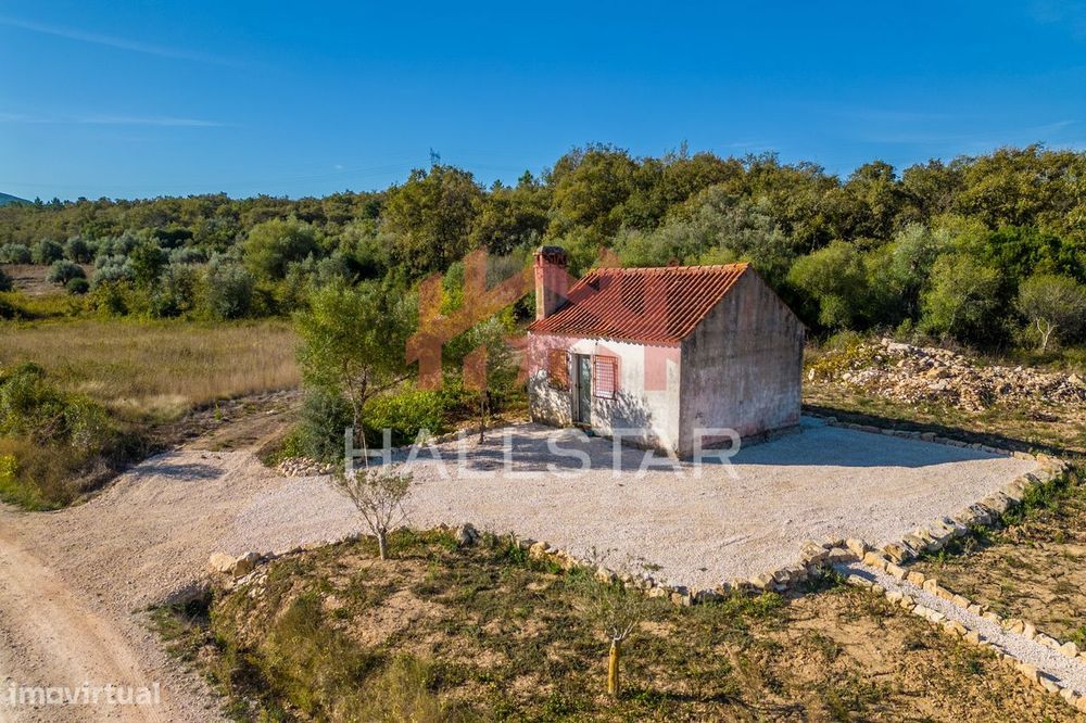 Moradia Rústica / Lote com 1675m2 / Parque Natural das Serras de Aire