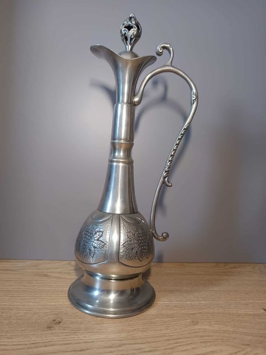 Garrafa de Vinho em Estanho 95% – A.M. Vieira