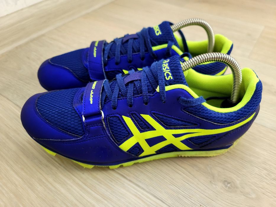 Продам фірмові шиповки Asics turbo jump (шипи і ключ у подарунок) 42 р
