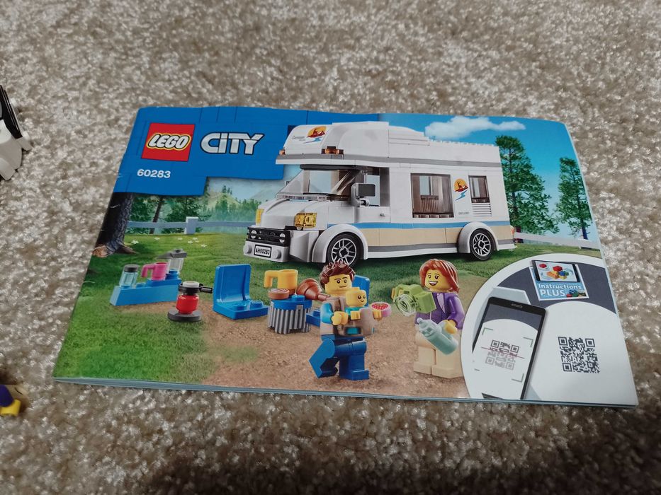 Klocki Lego zestaw 60283 Wakacyjny Kamper