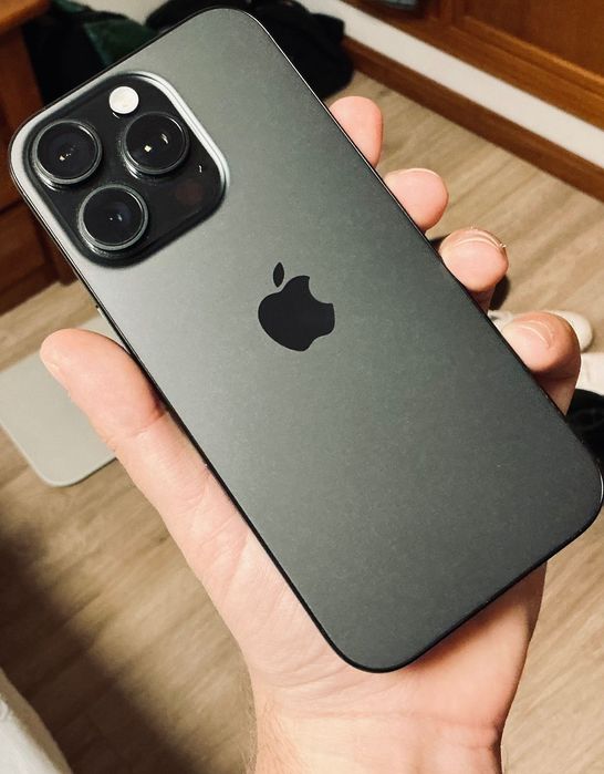 iPhone 16 Pro 128 GB — Black Titanium (Bateria 99% Capacidade)