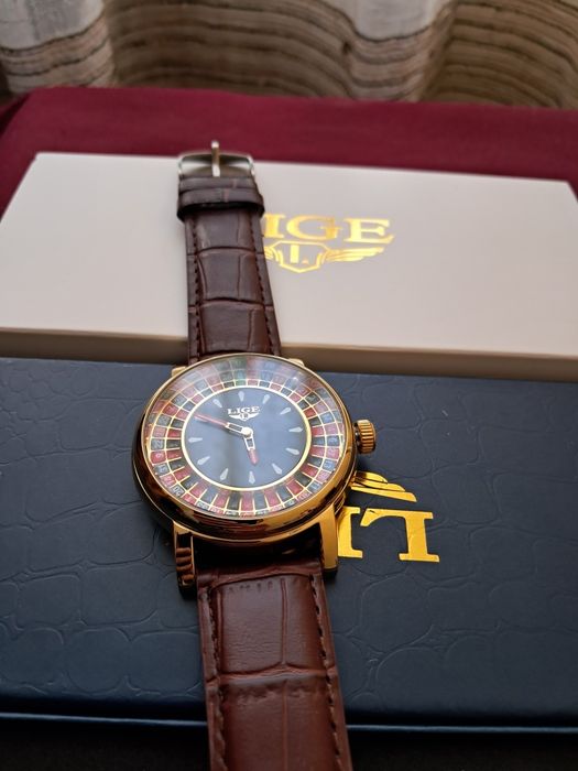 Годинник з циферблатом рулетки з кулькою