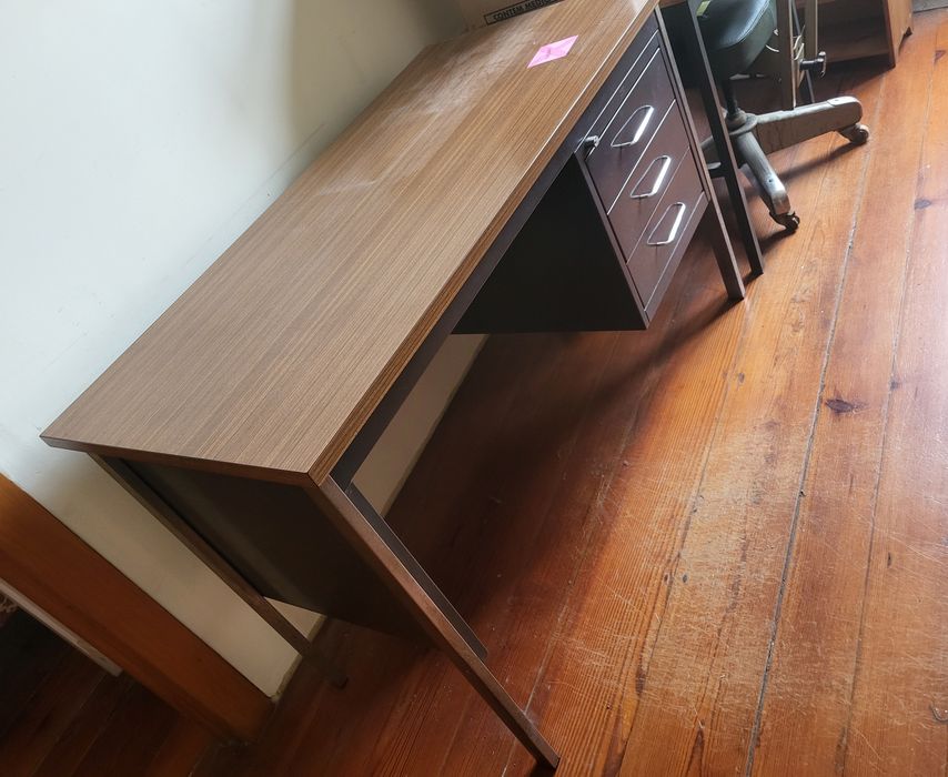 Secretaria industrial vintage