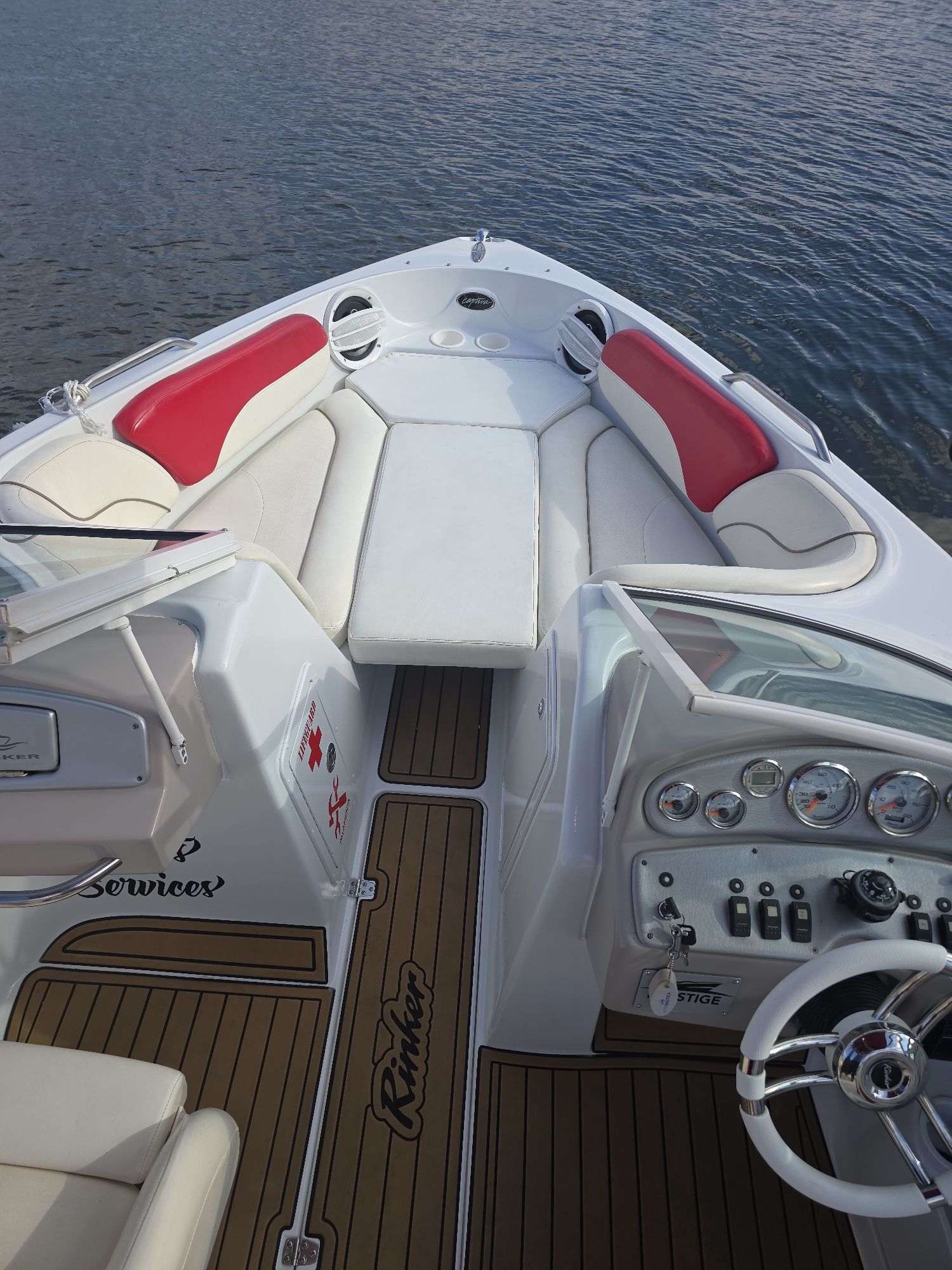 Barco Rinker 212 Captiva 21 pés