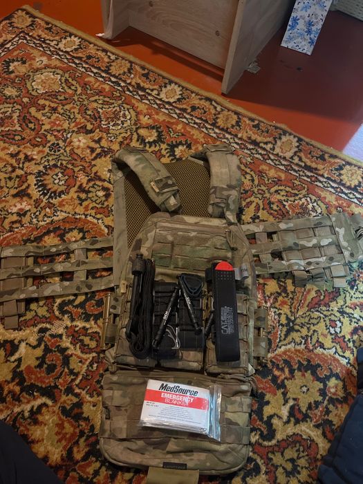 Продаю плитоноску в комплекті марки M-TAC multicam моделі Velmet