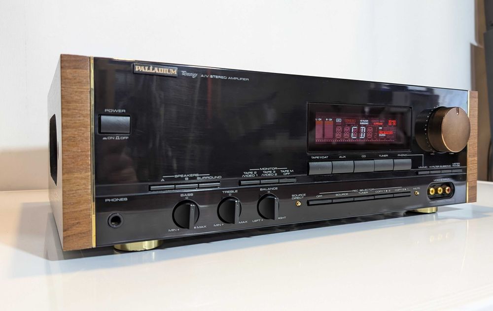 Лімітований підсилювач Palladium Prestige V7000,має 150 Вт\кан\4-16 Ом